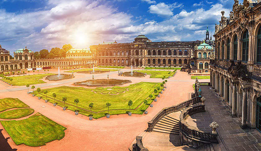 ドレスデンのお城は中庭も美しい！