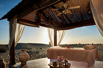ドバイの砂漠ホテル イメージ