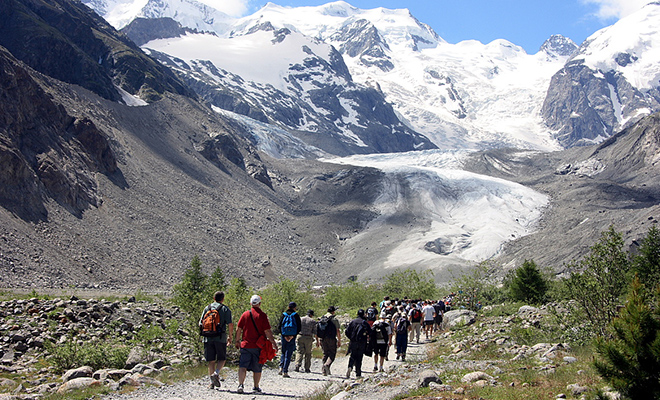 サンモリッツ 氷河の間近まで歩くハイキングコース