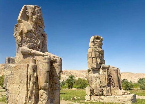 エジプト観光に最適 メムノン巨像 イメージ