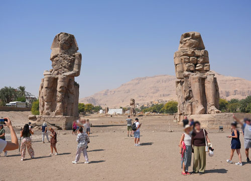 エジプト観光に最適 メムノン巨像 イメージ