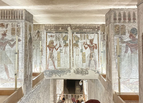 エジプト観光に最適 王家の谷 イメージ