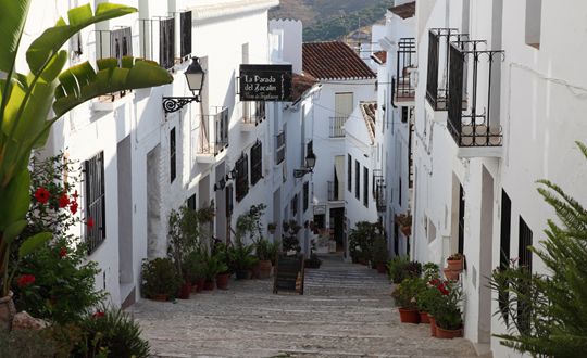 スペイン１美しい村と言われる　フリヒリアナ
