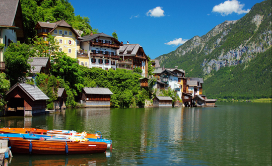 世界の湖畔で最も美しい町　ハルシュタット