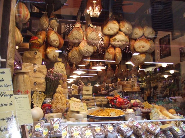 美食の街としても知られるボローニャ