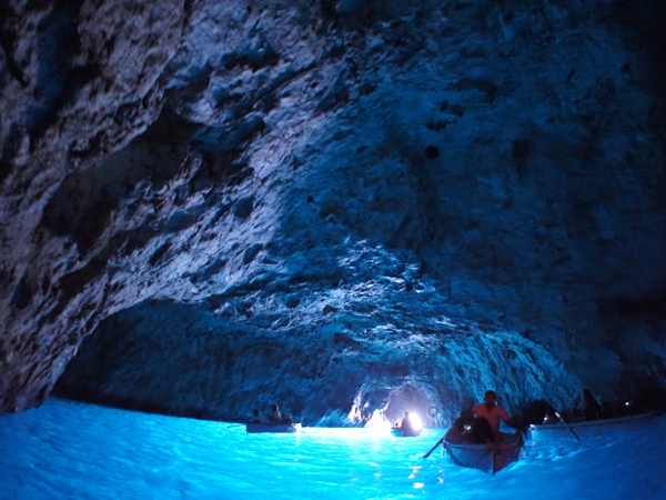 青の洞窟のカプリ島