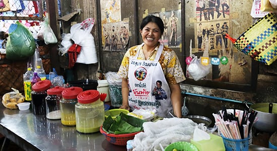 カンボジア人の優しい笑顔 イメージ