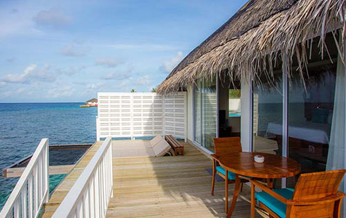 Centara Grand Island Resort & Spa Maldives デラックス水上ヴィラ(Deluxe Overwater Villa)