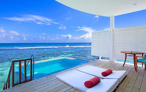 Centara Grand Island Resort & Spa Maldives プレミアムデラックスサンセットプールヴィラ(Premium Deluxe Sunset Overwater Villa with pool)