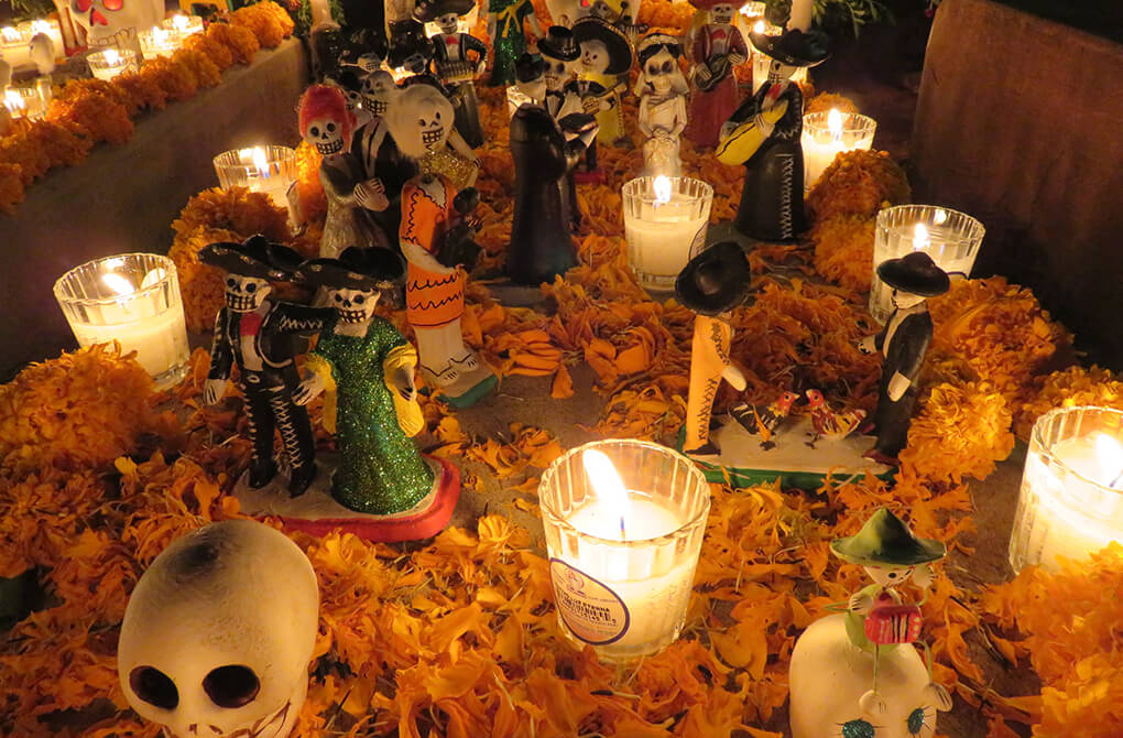 オアハカは死者の日やゲラゲッツアの祭で有名な世界遺産の街です