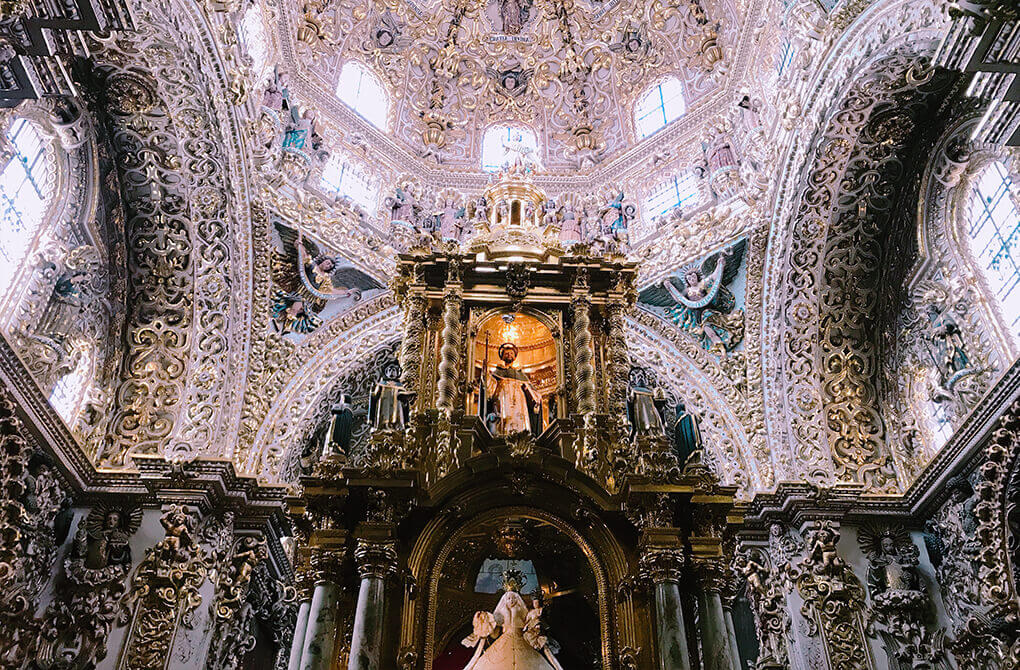 ウルトラバロックの最高傑作「サントドミンゴ教会」