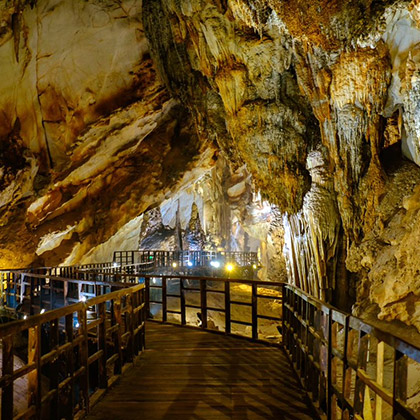 フォンニャケバン洞窟観光へ2