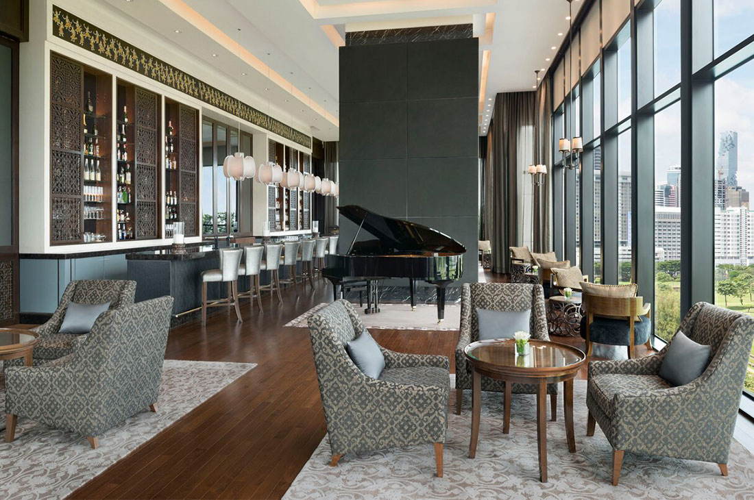 シックで落ち着いた雰囲気のSt.Regis Bar