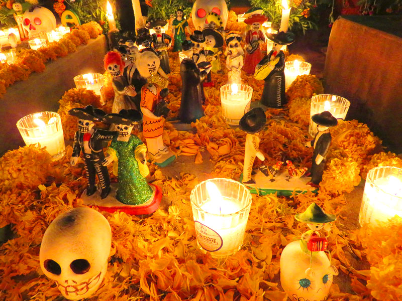 一度は参加したい 世界のお祭り特集 コムローイ 死者の日 リオのカーニバルなど 海外旅行のstw