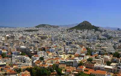 古きよき街アテネ。遺跡があちらこちらに！