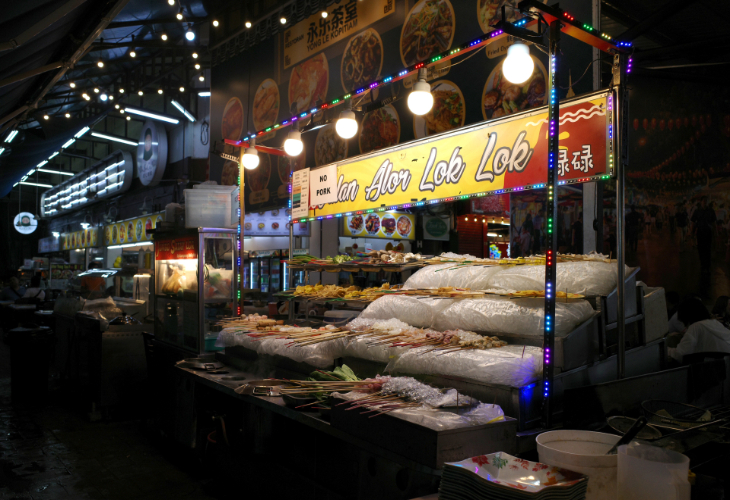 【日本語ガイド】【半日】【夕食付】
夜のコタキナバルのタウンを散策
コタキナバルナイトツアー　