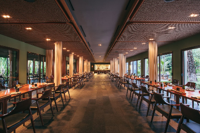 静かなジンバランエリアに位置する　CUCA RESTAURANT レストラン　予約