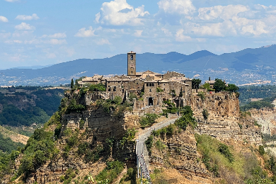 【日本語アシスタント】天空のチヴィタ、丘の町オルヴィエートめぐり1日ツアー＜ご当地ランチありorなし選択可＞