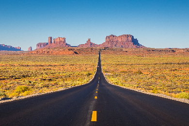 【日本語ガイド】セドナ発　まさに映画の世界！ナバホ・インディアンの聖地　モニュメントバレー日帰りツアー