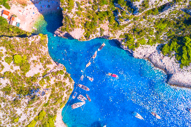 【スプリット発ドブロブニク着】【2泊3日】
アドリア海の宝～青の洞窟や島々を満喫～