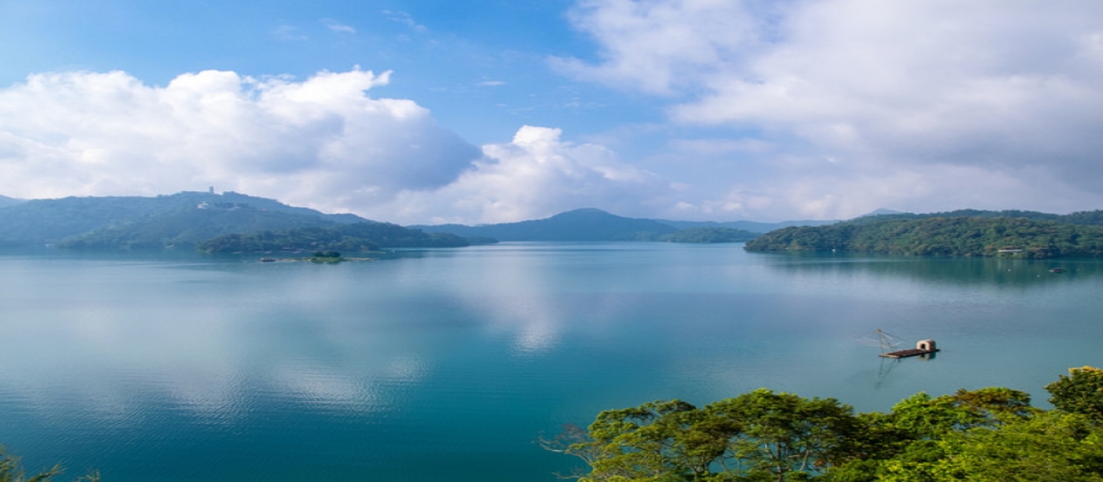 現地体験オプショナルツアー予約 トリップレックス 海外旅行のstw 台北 日本語ガイド 台湾一美しい湖 日月潭日帰りツアー 遊覧船クルーズ ロープウェイ サイクリング体験