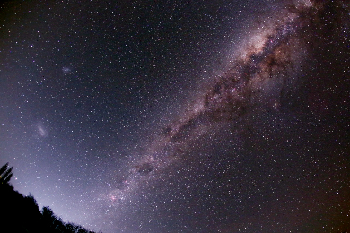 【日本語ガイド】
大型望遠鏡付き天文台でのぞく！星空ツアー