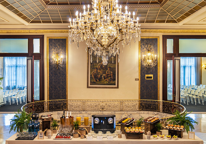 エル アベニーダ パレス ホテル